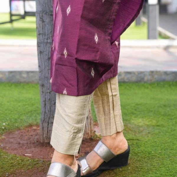 WOMEN’S ELEGANT WINE KURTI SET WITH DUPATTA