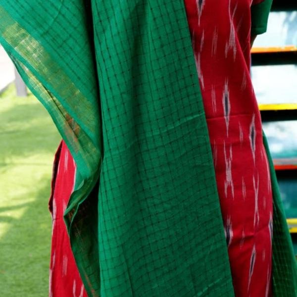 WOMEN’S ELEGANT RED KURTI SET WITH DUPATTA